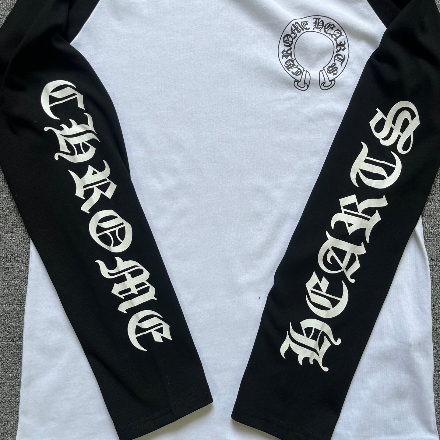 CHROME HEARTS LONG SLEEVE BLACK AND WHITE T-SHIRT