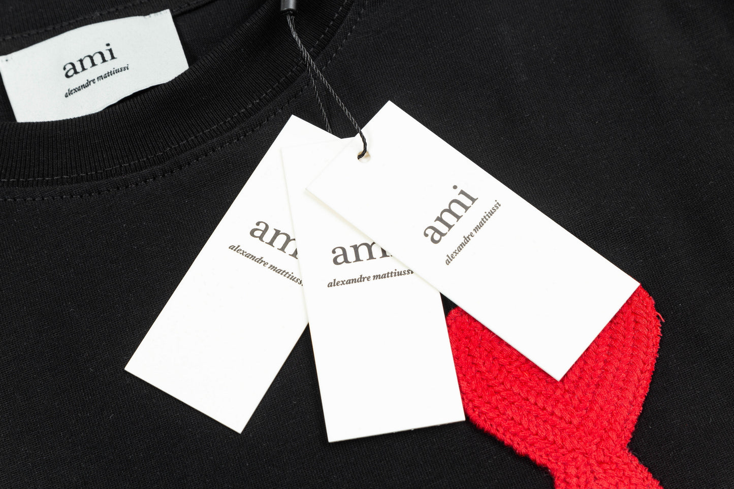 AMI PARIS BLACK AND RED T-SHIRT