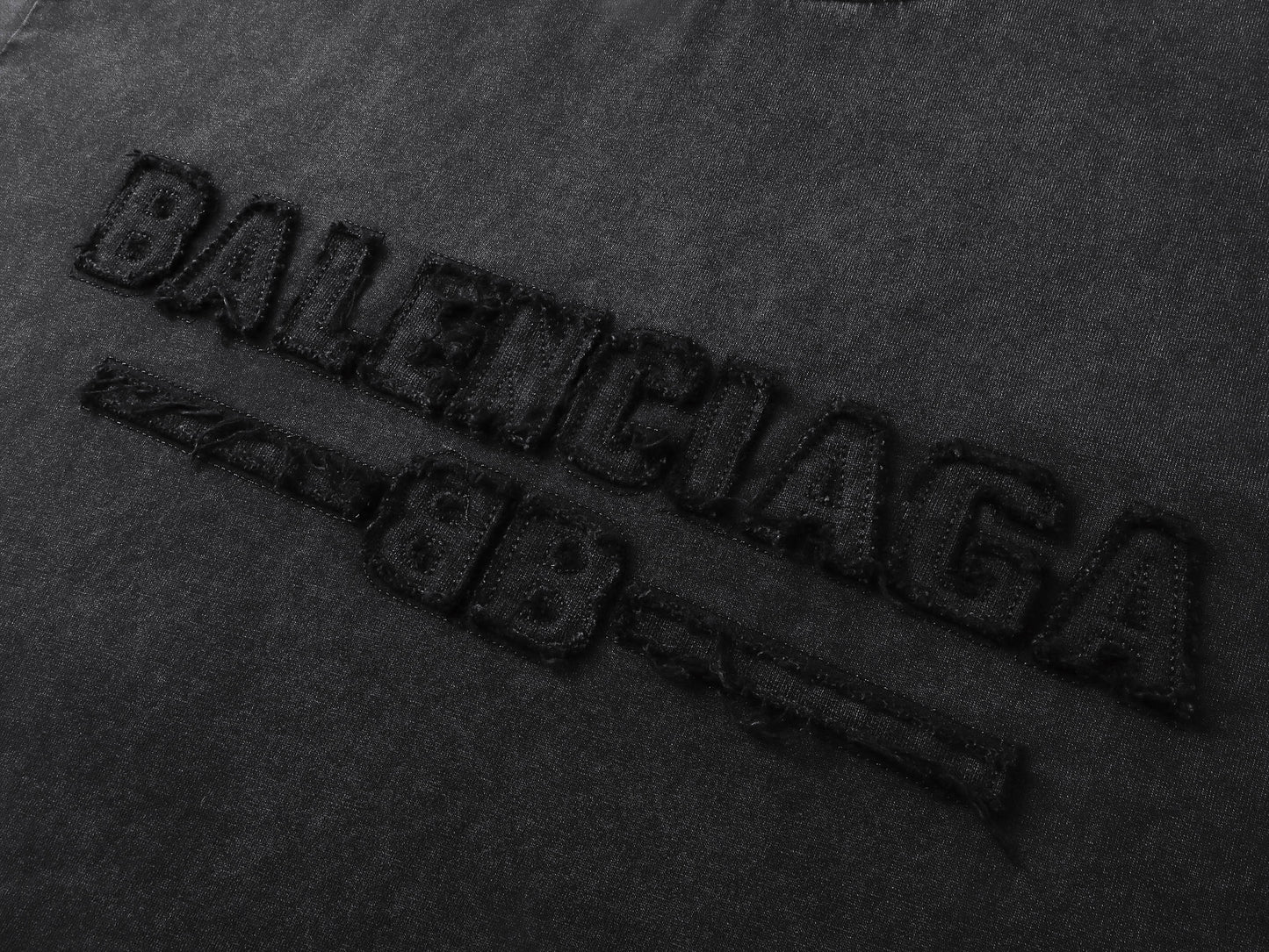 BALENCIAGA EMBROIDERED LOGO BLACK T-SHIRT