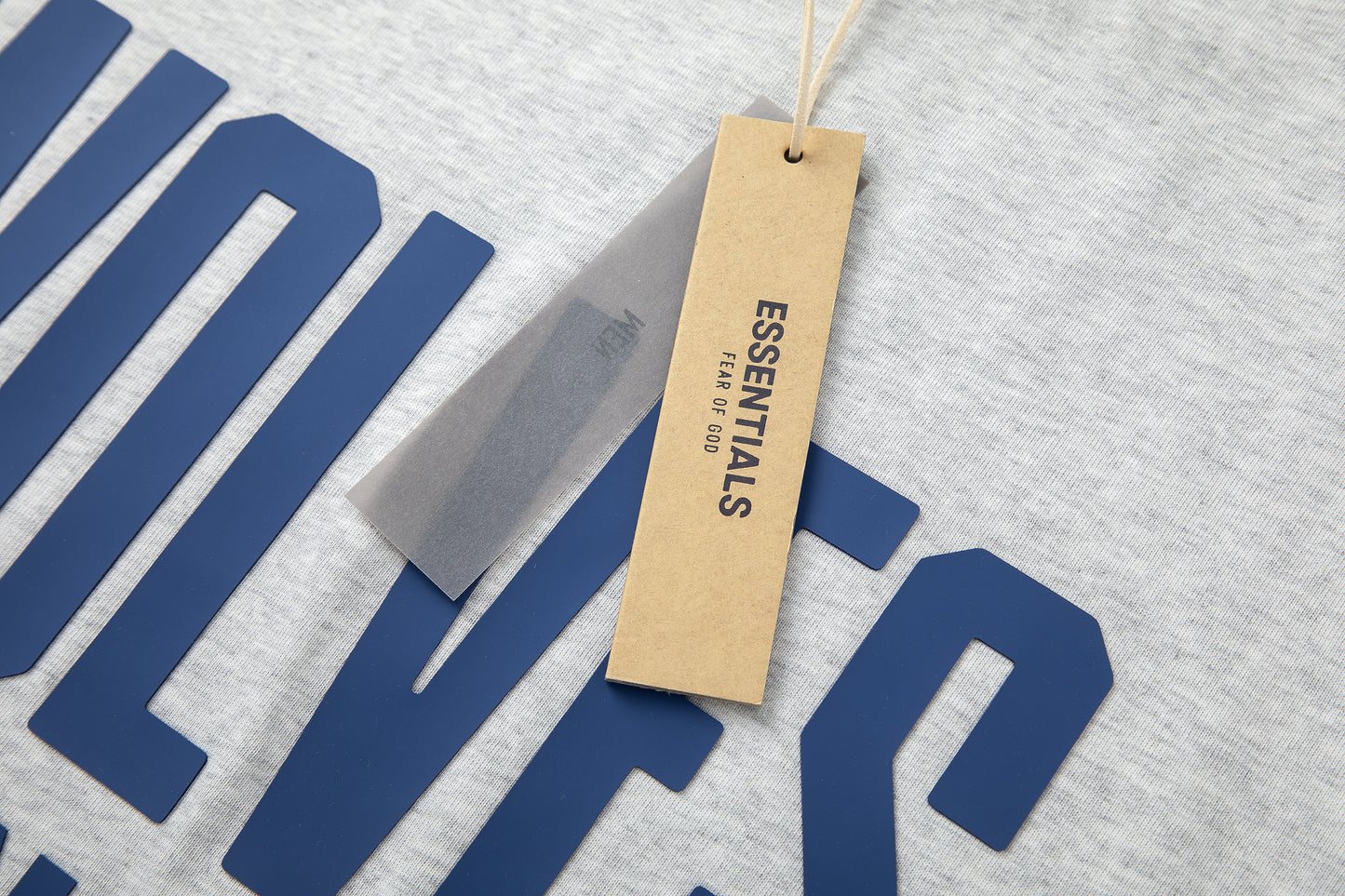 FEAR OF GODS ESSENTIALS NBA WOLVES GREY TEE