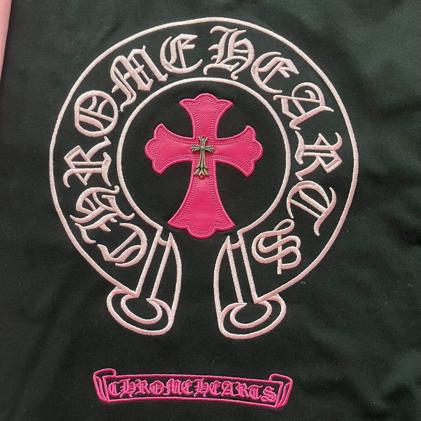 CHROME HEARTS PINK CROSS BLACK T-SHIRT