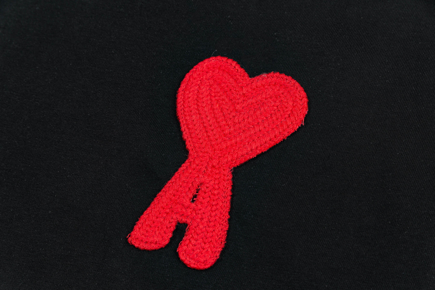 AMI PARIS BLACK AND RED T-SHIRT
