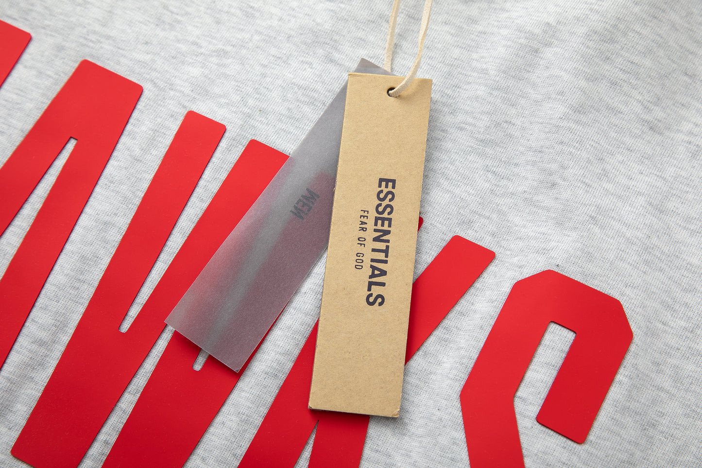 FEAR OF GODS ESSENTIALS NBA HAWKS GREY TEE