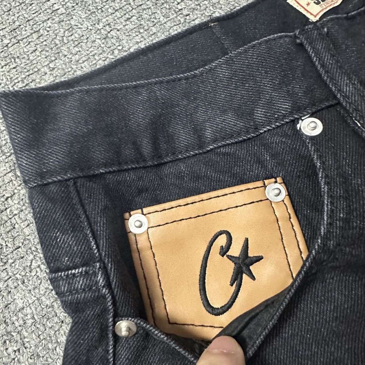 CORTEIZ JEANS SHORTS