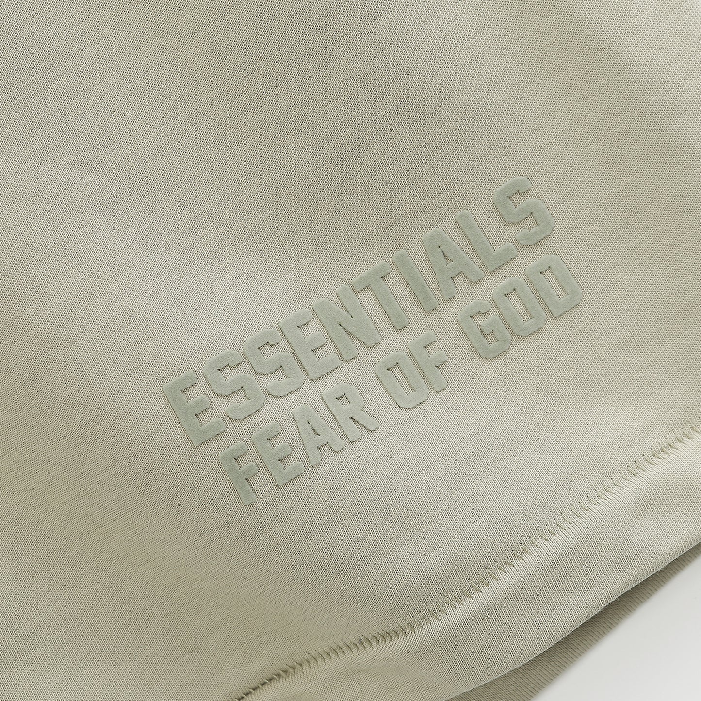 FEAR OF GODS ESSENTIALS BASIC OLIVE SHORT